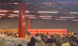 Bursa’da Mağaza Açılışında İzdiham Yaşandı