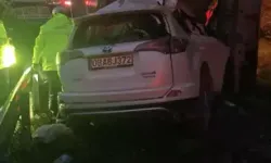 Rize’de Otomobil Üst Geçide Çarptı: 1 Ölü, 1 Yaralı