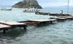 Bodrum’da Fırtına İşletmelere Zarar Verdi