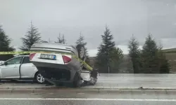 Eskişehir’de İki Otomobil Çarpıştı: 1 Ölü, 1 Yaralı