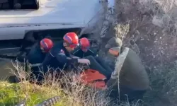 Ceyhan’da Servis Minibüsü Dereye Düştü: 9 Yaralı