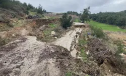 Spil Dağı Yolu Toprak Kayması Nedeniyle Kapandı