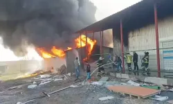 Plastik Poşet Fabrikasında Yangın Söndürüldü