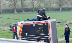 Arnavutköy’de Kamyonet Tarlaya Uçtu: 2 Hafif Yaralı