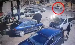 Mazıdağı’nda El Freni Çekilmeyen Otomobil Kaldırıma Çıktı