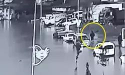 Yağış Sonrası Oluşan Çukura Düşme Anları Kamerada