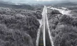 Bolu Dağı Beyaza Büründü: Kar Kalınlığı 10 Santime Ulaştı