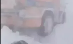 Sahara Geçidi’nde Çığ: İş Makineleri Kar Altında Kaldı