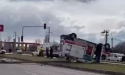Niğde’de Ambulansla Araç Çarpıştı: 3 Sağlık Personeli Yaralı
