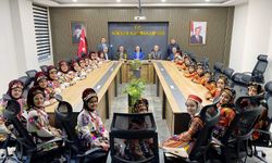 Genç Folklorcular Kaymakam Perçi’yi Ziyaret Etti