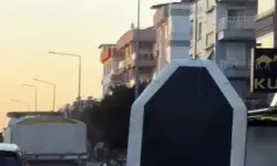 Konyaaltı’nda Motosiklette Tehlikeli Şişme Bot Taşıma