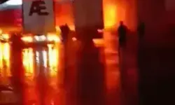 TIR Parkında Yangın: 2 Araç Kullanılamaz Hale Geldi