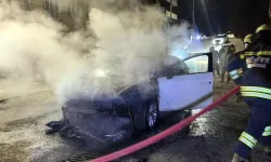 Çorlu’da Park Halindeki Otomobil Alev Aldı