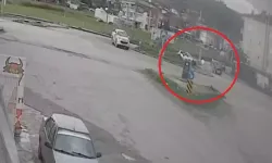 Tekkeköy’de Kavşakta Otomobil ile Ticari Araç Çarpıştı