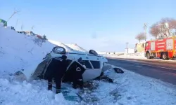 Mazıdağı’nda Otomobil Şarampole Devrildi: 4 Yaralı