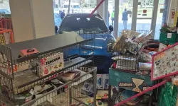 Eskişehir’de Otomobil Markete Daldı