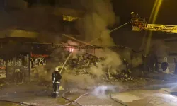 İş Yerinde Yangın: Alevler Binayı Sardı