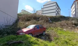 İnegöl’de Freni Boşalan Araç Şarampole Uçtu