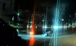 Motosikletliye Çarpan Sürücü Kaçtı, Çevredekiler Yardım Etti