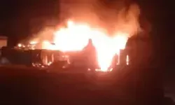 İnegöl’de Çiftlik Yangını: 200 Küçükbaş Kurtarıldı