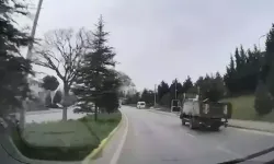 Kocaeli’de Rampada Devrilen Kamyon Kamerada