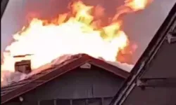 Bartın’da 4 Katlı Binanın Çatısında Yangın Çıktı