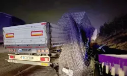 Bolu’da Demir Yüklü TIR’a Çarpan Sürücü Yaralandı