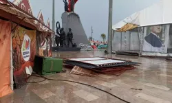 Kuvvetli Rüzgar Çatıları Uçurdu, Stantları Yıktı