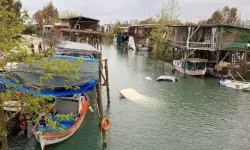 Serik’te Araç Dereye Uçtu, 3 Kişi Sağ Kurtuldu