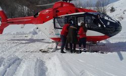 Tokat'ta Kar Nedeniyle Yolu Kapanan Köye Helikopter Ambulans Gönderildi