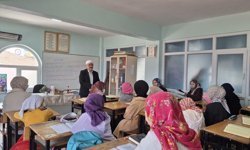 Erbaa’da Maneviyat Seferberliği: Müftü Bekir Ertürk Kurslarda Gençlerle Buluştu
