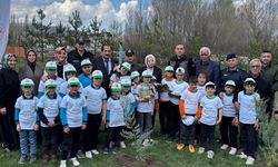 Tokat Orman İşletme’den Büğet Köyünde Geleceğe Yatırım: Okul Bahçesi Fidanlarla Donatıldı