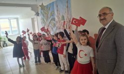 Erbaa'da 4-6 Yaş Grubu Kurslarda 23 Nisan Coşkusu: Minik Kalpler Türk Bayraklarıyla Süslendi.