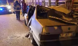 Park Halindeki TIR’a Çarpan Otomobilde 5 Yaralı