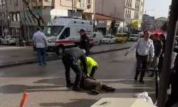 Burdur’da Elektrikli Bisiklet Otomobille Çarpıştı: 1 Yaralı