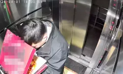 Düzce’de Kurye Pizzayı Yedi, Asansöre Tuvaletini Yaptı