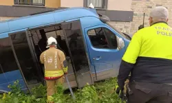 Kırıkhan’da Minibüs Devrildi: 2 Yaralı