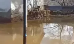 Eşikli Köyü’nü Sel Vurdu: Ev ve Ahırlar Sular Altında