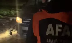 Reyhanlı’da Çamura Saplanan Minibüste 10 Kişi Kurtarıldı