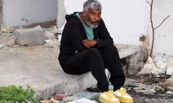 Felç Geçiren Eski Şoför Sokakta Yaşam Mücadelesi Veriyor