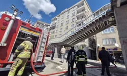 Apartman Bacasında Yangın: 3 Kişi Dumandan Etkilendi