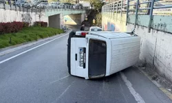 Beyoğlu’nda Kontrolden Çıkan Araç Yan Yattı