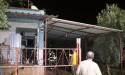 Kepez’de Depo Yangını: Maddi Hasar Oluştu, Can Kaybı Yok