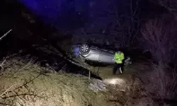 Gümüşhane’de Otomobil Dereye Uçtu: 2 Yaralı