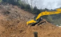 Rize Hemşin’de Heyelan: Operatör Saniyelerle Kurtuldu