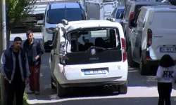 Yokuşta Geri Kayan İş Makinesi 4 Araca ve Binaya Çarptı