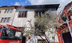 Komşusunun Evindeki Yangına Müdahale Etmek İsteyen Kadın, 5 Gün Sonra Hastanede Öldü