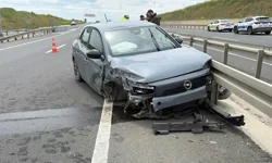 Ergene’de Lastiği Patlayan Araç Refüje Çarptı: 1 Yaralı