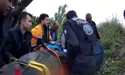 Tarsus’ta Devrilen Traktör Altında Kalan Sürücü Kurtarıldı