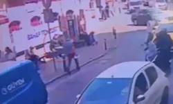 Parkta Oturan Genci ‘Yan Bakma’ Kavgasında Bıçakladı